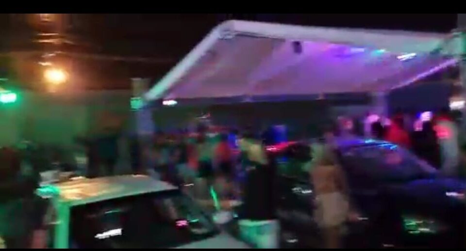 Fiscalização interdita festa de 500 pessoas e com menores de idade em Goiânia