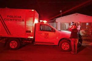 Homem é morto a tiros ao atender portão de casa em Jataí
