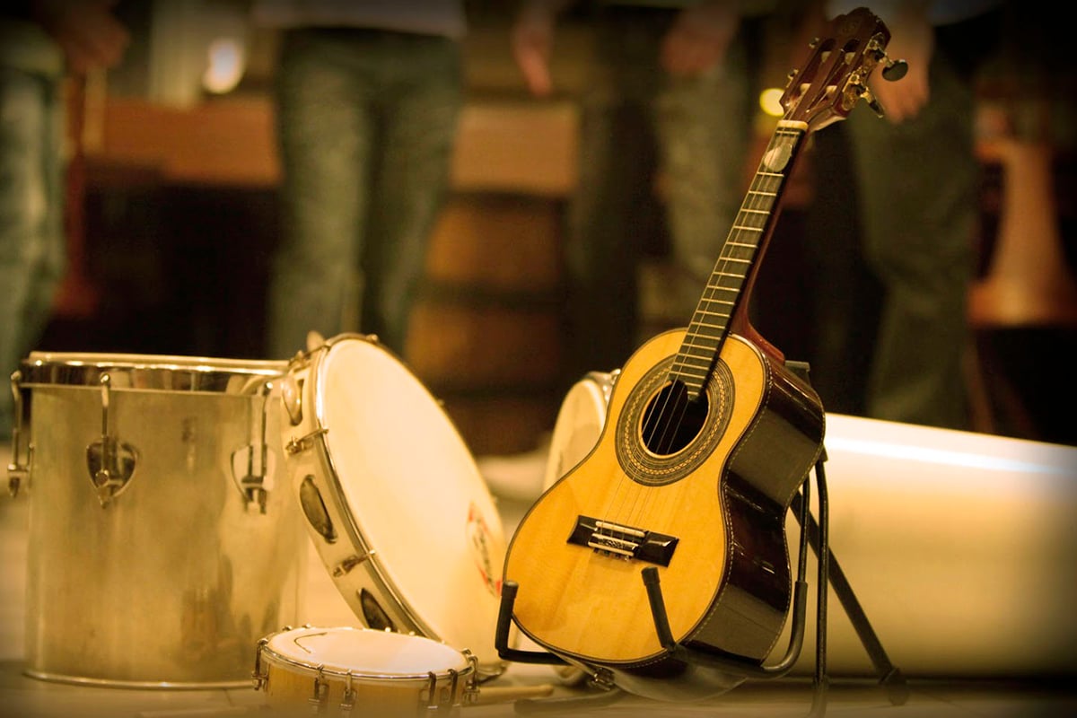 Bons lugares para curtir samba na capital