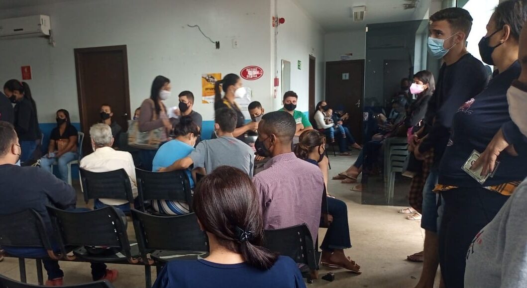 Hospital de Bela Vista lota após prefeitura concentrar testagem de Covid na unidade