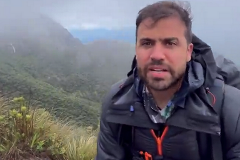 Coach coloca em risco vida de seguidores em escalada no Pico dos Marins (SP) / Foto: Reprodução Redes Sociais