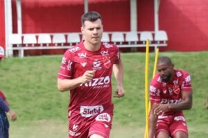 Wagner em treino pelo Vila Nova