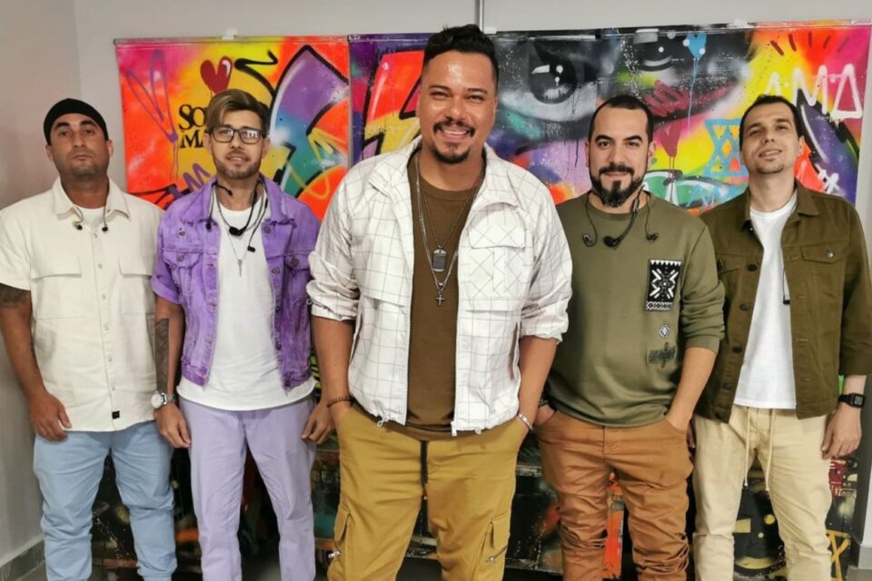 Sorriso Maroto em Goiânia: grupo se apresenta na "Feijoada Puxadinho"