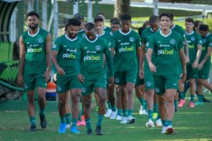 Parte do elenco do Goiás em 2022
