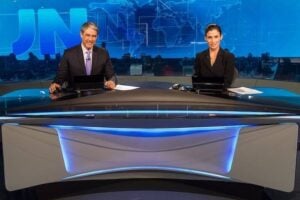 Bonner Covid-19 Apresentador está isolado e aguarda resultado do exame PCR. William Bonner e Renata Vasconcellos são afastados do Jornal Nacional após Covid