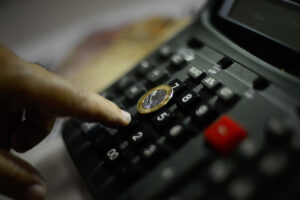 Dívida pública fecha 2021 acima de R$ 5,6 trilhões