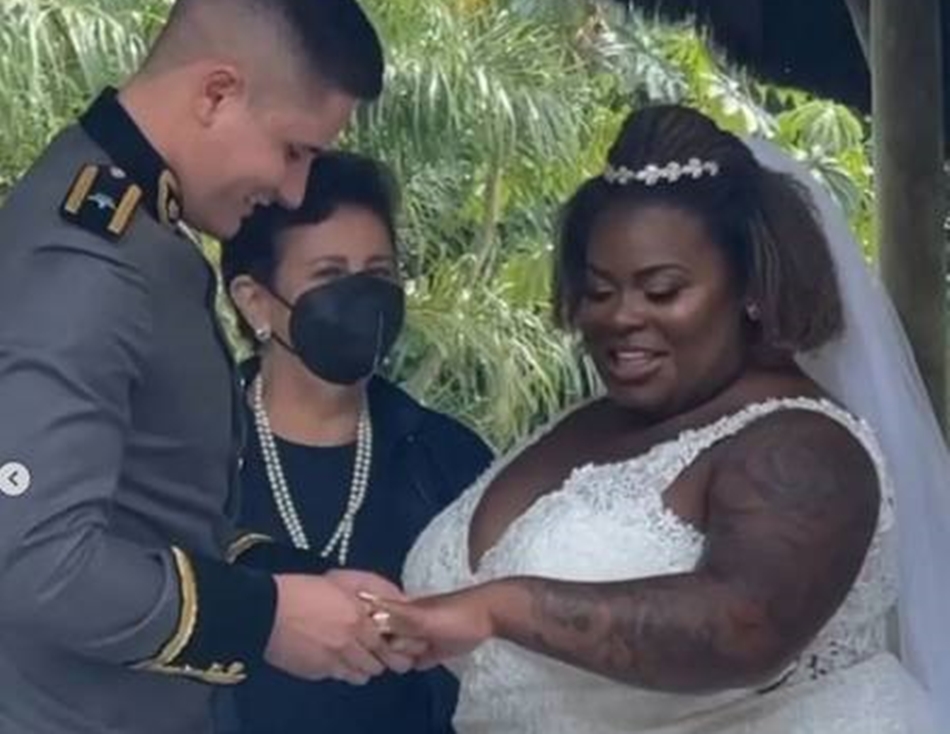 Casamento da cantora foi no Rio; ela conheceu Lucas Souza há cinco meses. Fotos do casamento de Jojo Todynho com oficial do Exército
