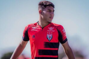 Atacante Daniel, no Atlético Goianiense