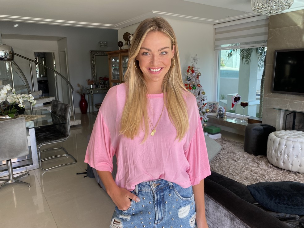 Bárbara no grupo de anônimos particiantes BBB 22