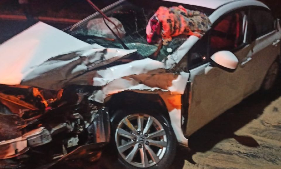 Colisão entre carreta e carro deixa seis feridos na GO-139 em Caldas Novas