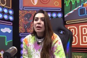 Sertaneja já entrou no programa cancelada e está no primeiro paredão. BBB 22: Naiara Azevedo desiste de sair do reality e pede perdão; vídeo