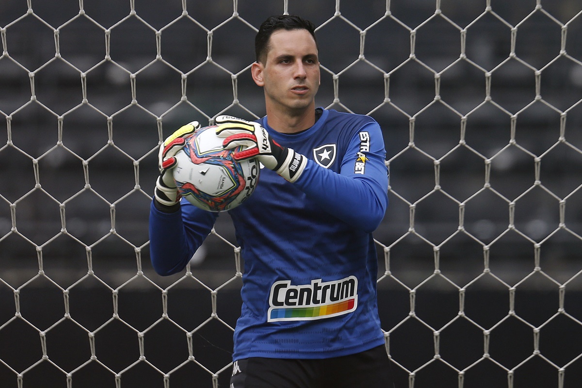 Gatito em treino no Botafogo