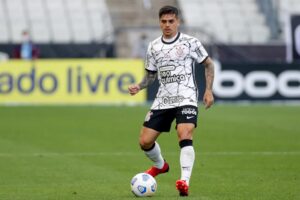 Fagner em jogo pelo Corinthians