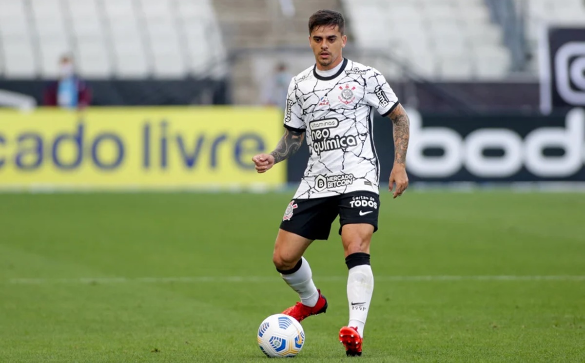 Fagner em jogo pelo Corinthians
