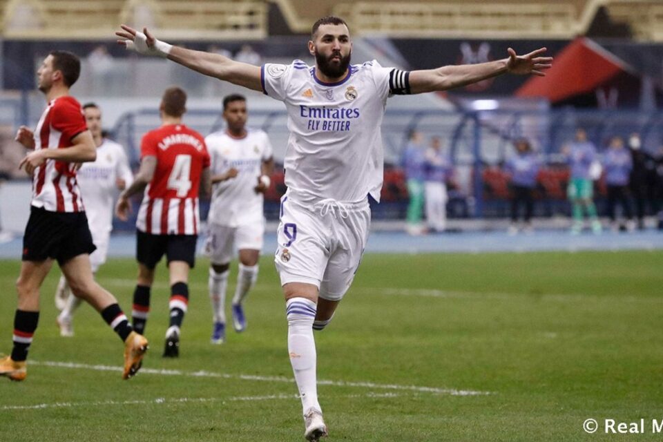 Benzema comemora gol na final da Supercopa da Espanha