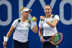 Luisa Stefani e Laura Pigossi em Tóquio