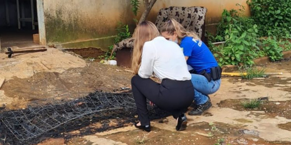 Moradora de rua vai para UTI após ter corpo queimado em explosão de álcool para cozinhar