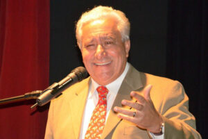 Vilmar Rocha deixa PSD, mas segue nas articulações estadual e nacional