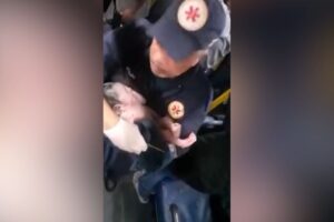 Mulher dá à luz em ônibus e se desculpa por 'atrasar' viagem no Rio de Janeiro - (Foto: Reprodução)