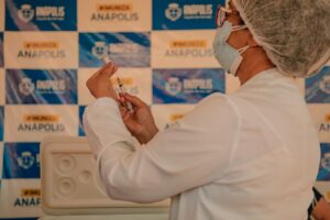 Mais de 607 mil doses dos imunizantes foram aplicadas no município. (Foto: Bruno Velasco)