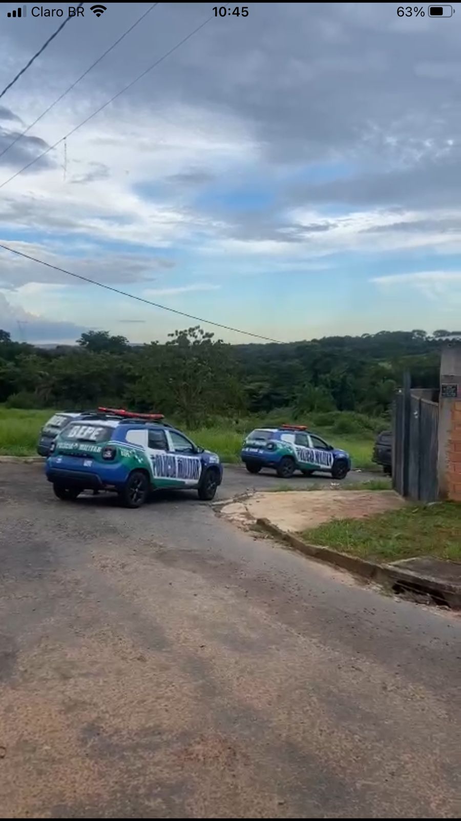 Recebidos a tiros durante abordagem, PMs revidam e matam ex colega de farda