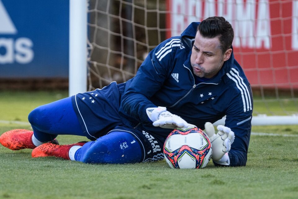 Fábio em treino pelo Cruzeiro