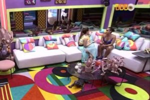 BBB 22: Laís e Linn conversam sobre uso errado de pronome