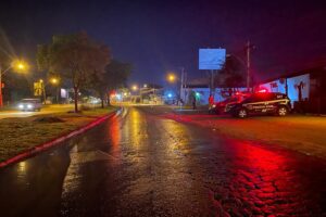 Duas pessoas ficam feridas em acidente na Perimetral Norte, próximo a Faculdade Alfa