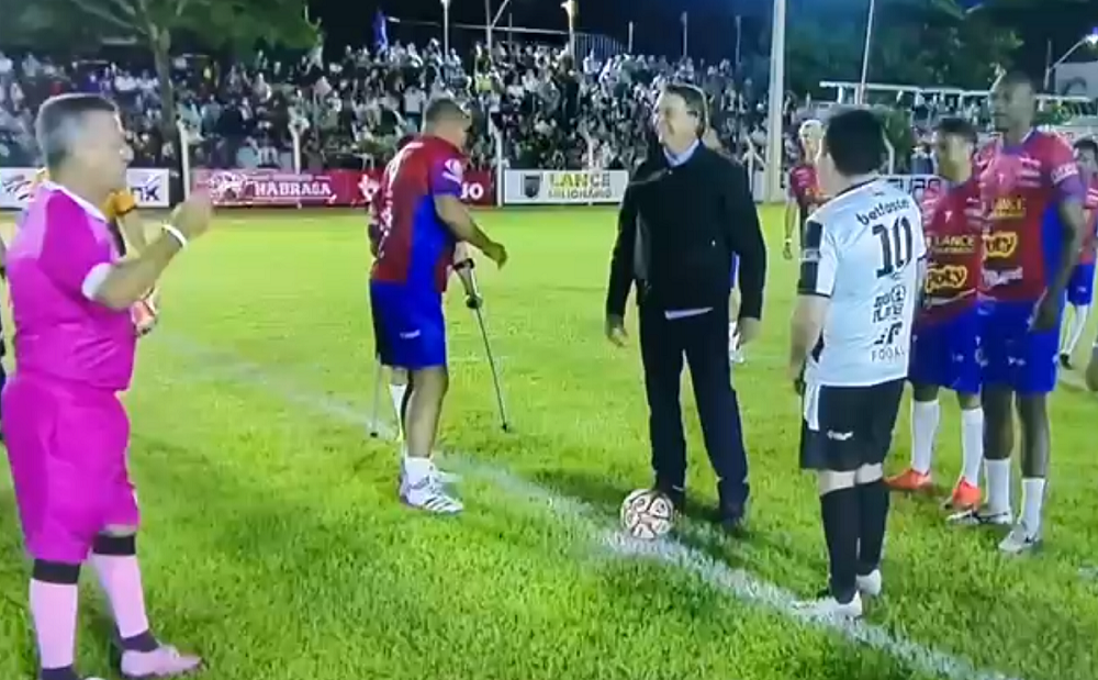 Jair Bolsonaro marca presença em evento solidário de Marrone, em Buriti Alegre