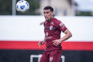 Gabriel Baralhas, volante do Atlético Goianiense