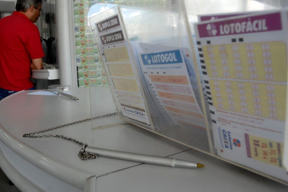 Morador de Santa Helena ganha na loteria e fatura mais de R$ 1 milhão
