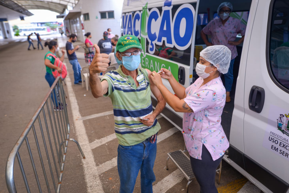 Mais de 825 mil pessoas não tomaram a 2ª dose contra a Covid, em Goiás