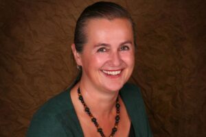 Cantora tcheca antivacina morre após contrair Covid de propósito