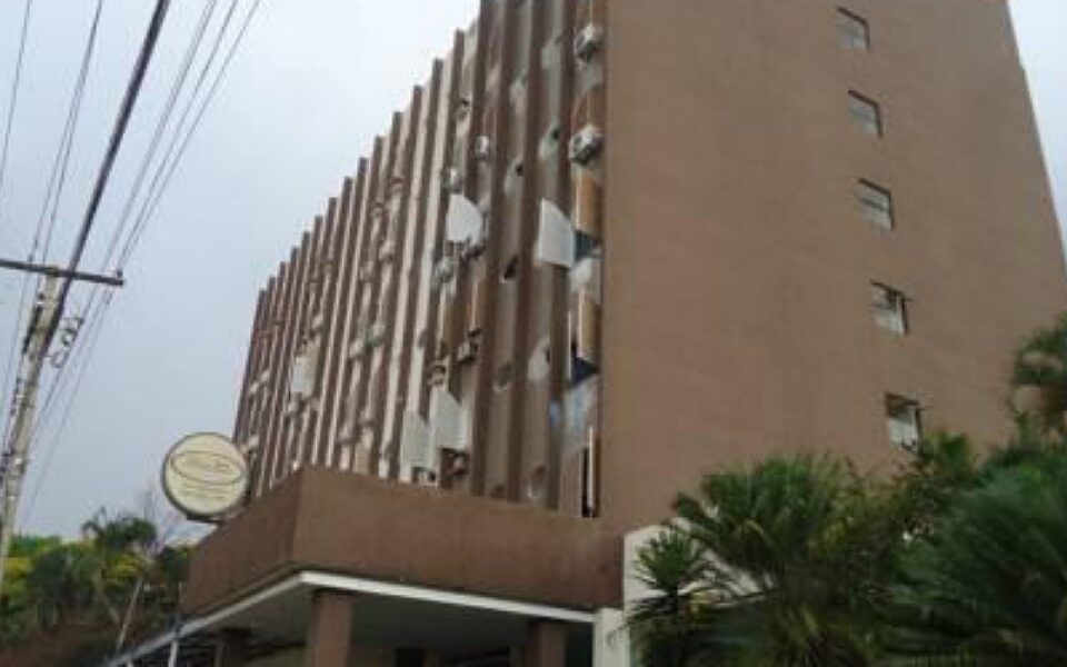 Homem em surto agride casal com extintor e morre ao ser contido em hotel de Goiânia - Setor Universitário