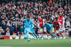 Jogo entre Manchester City e Arsenal