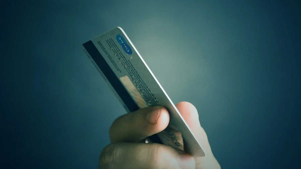 Justiça de Alto Paraíso manda banco inserir nome social de cliente transexual em serviços e produtos