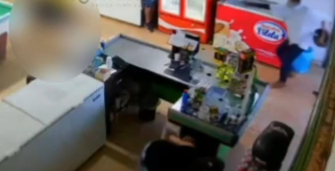 Homem morre após ser atingido por cerca de seis disparos