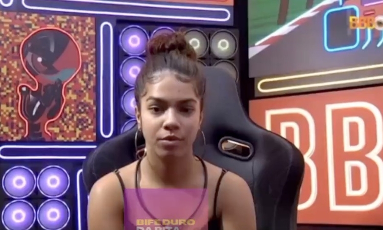 Após uma noite cheia de pressão do público, Maria, do BBB22, pode ser expulsa a qualquer momento.