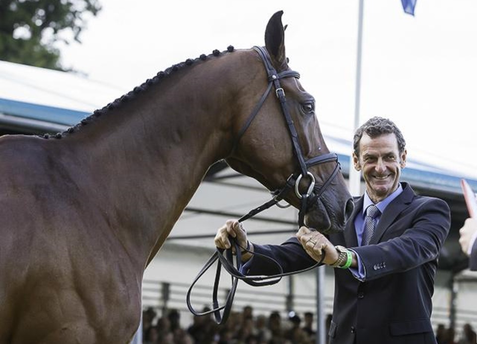Mark Todd é campeão olímpico de hipismo em Seul e Los Angeles. Foto: Divulgação - Twitter