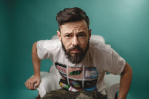 Nando Viana em Goiânia: humorista se apresenta no Teatro Goiânia