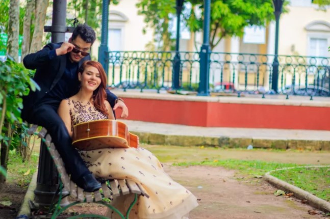 Casal de cantores Eva Rodrigues e Sol Petros (Foto: Arquivo pessoal)