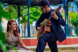 Casal de cantores Eva Rodrigues e Sol Petros (Foto: Arquivo pessoal)