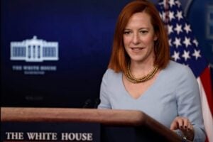 'Brasil parece estar do outro lado', diz porta-voz de Biden após viagem de Bolsonaro à Rússia