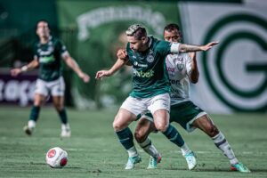 Elvis em ação contra a Jataiense