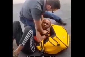 Entregador é agredido por cliente em Manaus após cobrar pagamento de pedido