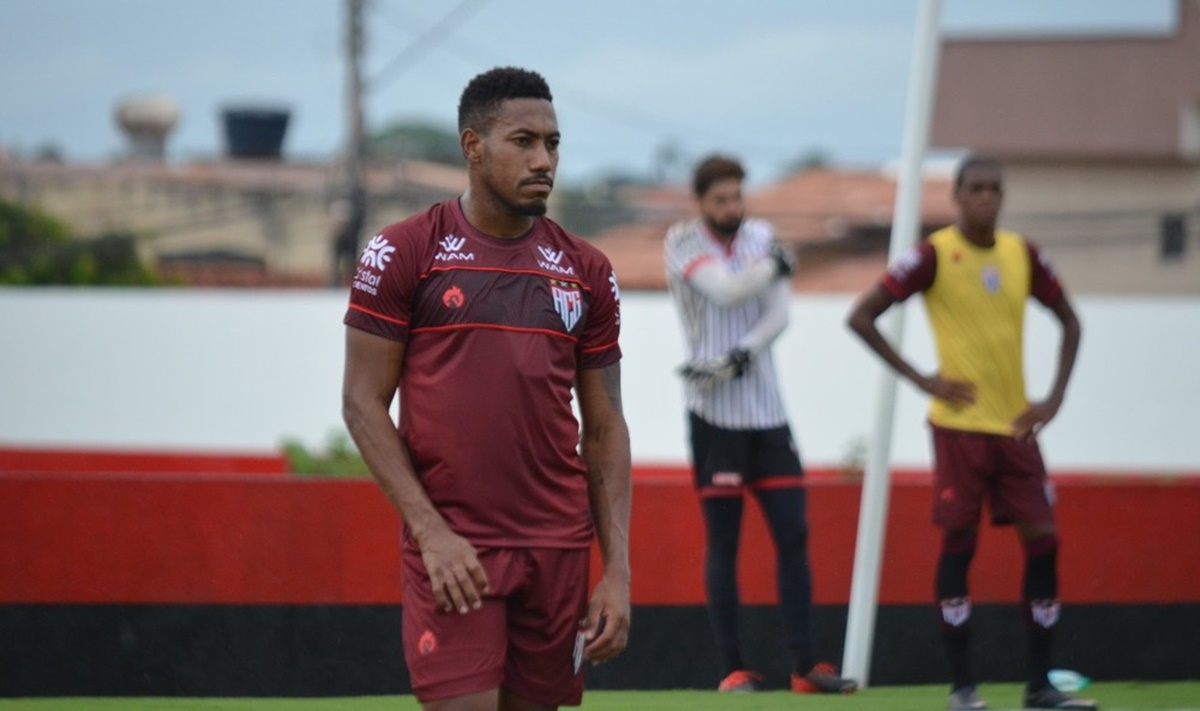 Pablo Dyego em treinamento pelo Atlético Goianiense
