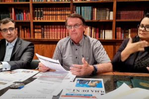 Bolsonaro desautoriza Mourão sobre crise na Ucrânia