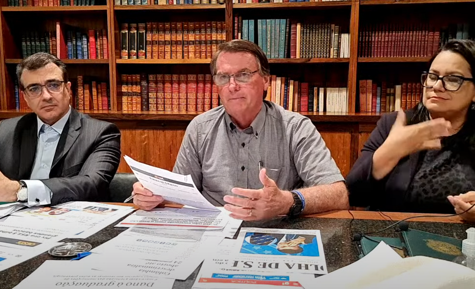 Bolsonaro desautoriza Mourão sobre crise na Ucrânia