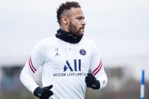 Neymar treinando no PSG