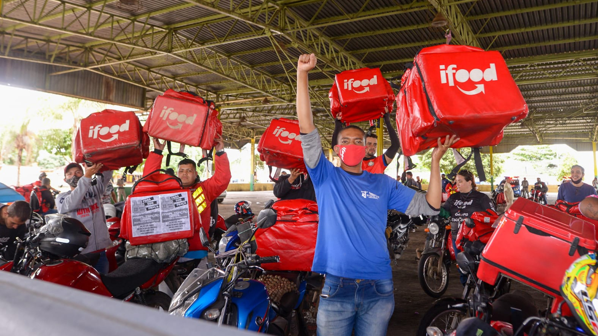 Grevistas do iFood tentam impedir entregadores que querem trabalhar em Goiânia, diz empresário